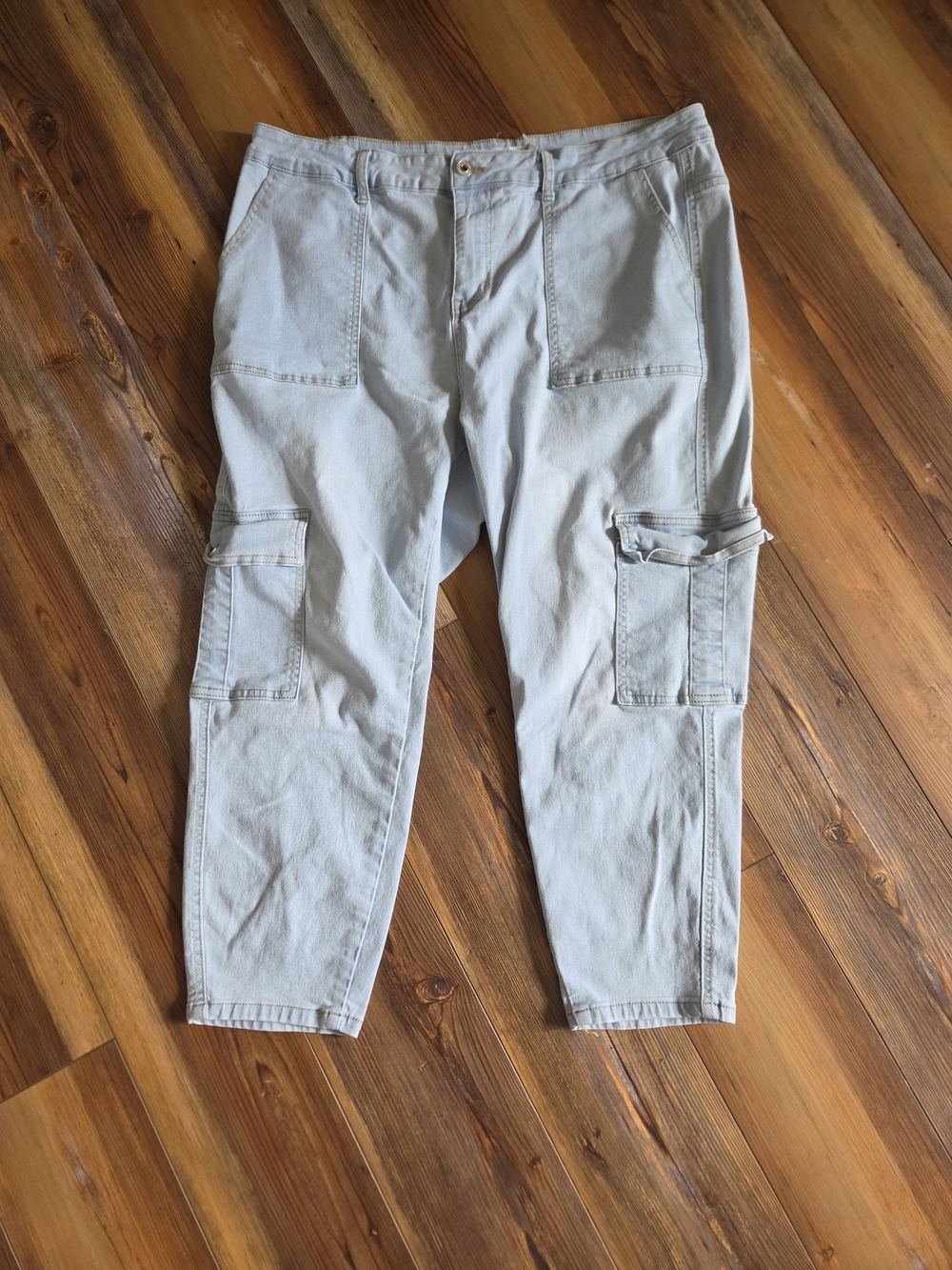 Lightwash Cargo Pants Size 18 By Celebrity Ace